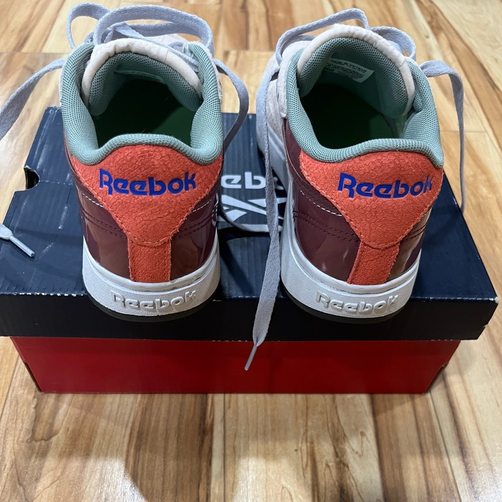 Womens Reeboks - Picture 3 of 5